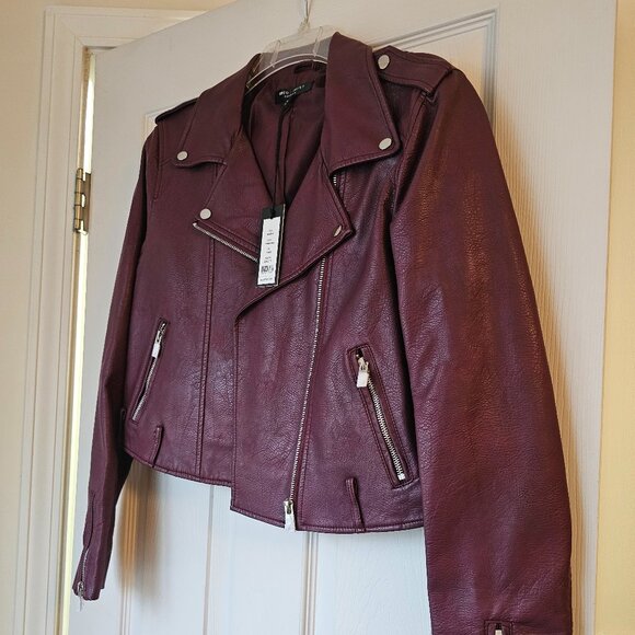 Red leather jacket - Picture 3 of 10